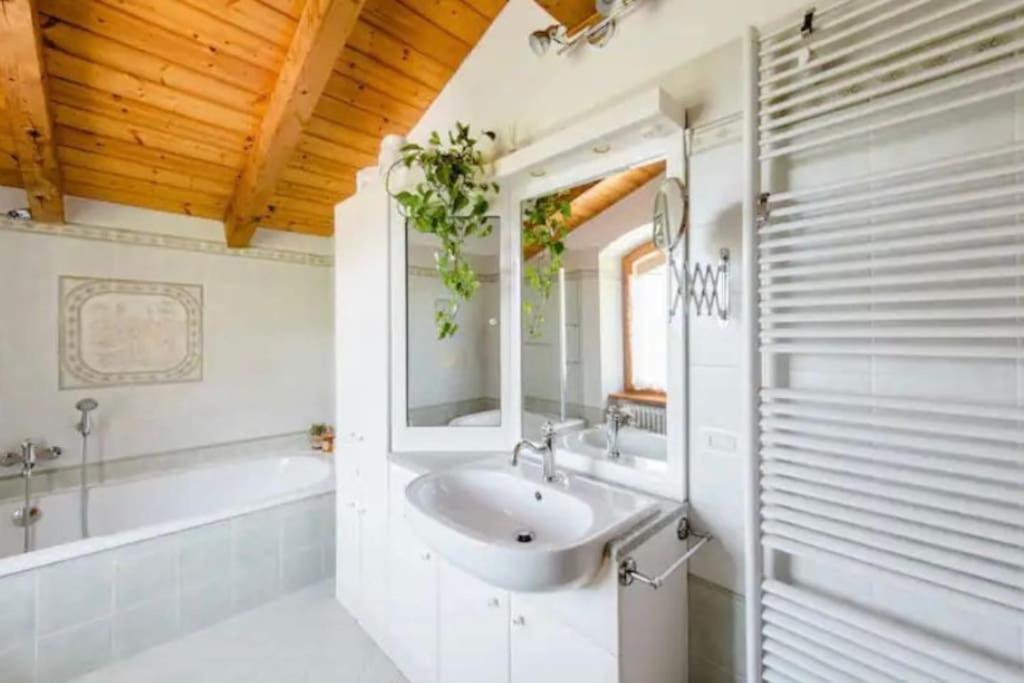 Bed and Breakfast Ca Ulivi Ала Екстер'єр фото